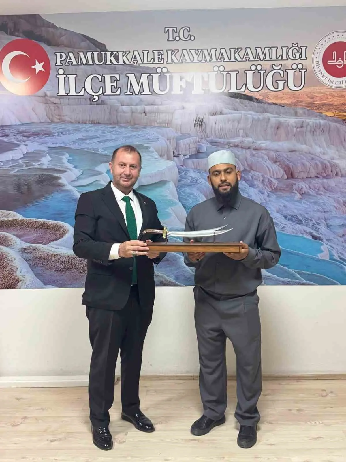 Antik tiyatronun taşları ilahilerle dile geldi: Celal Karatüre’den unutulmaz bir gün