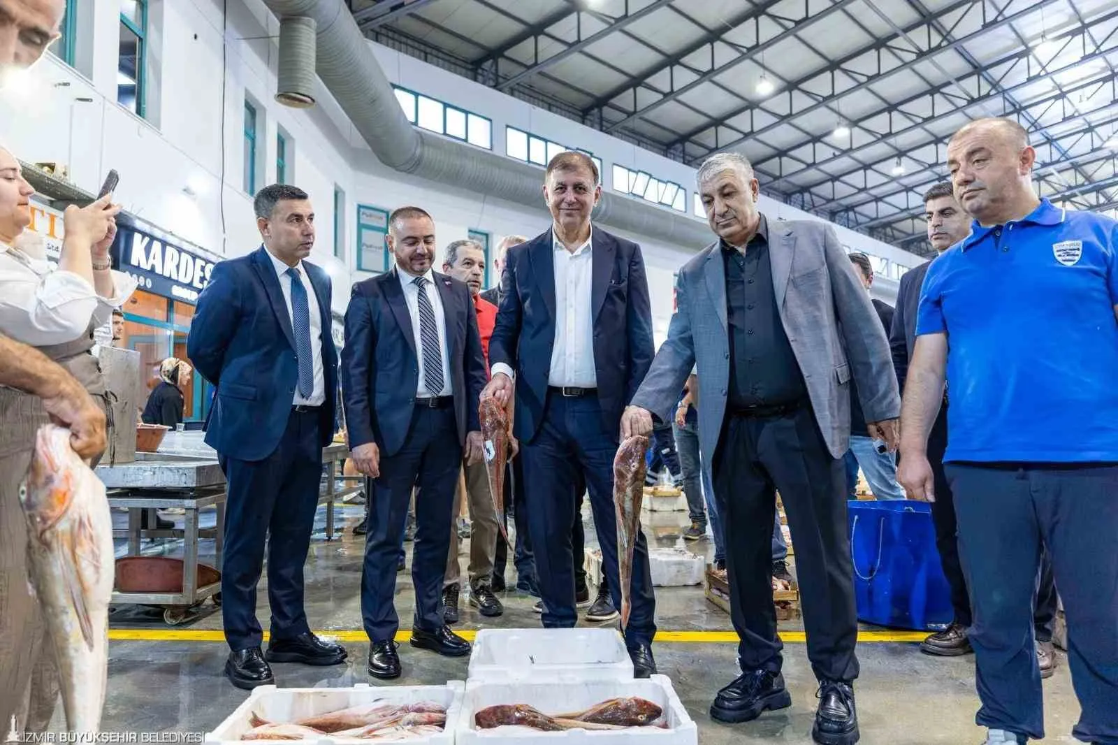 İzmir’de Denizler İçin Yeni Dönem: Başkan Tugay İlk Açık Artırmayı Yönetti
