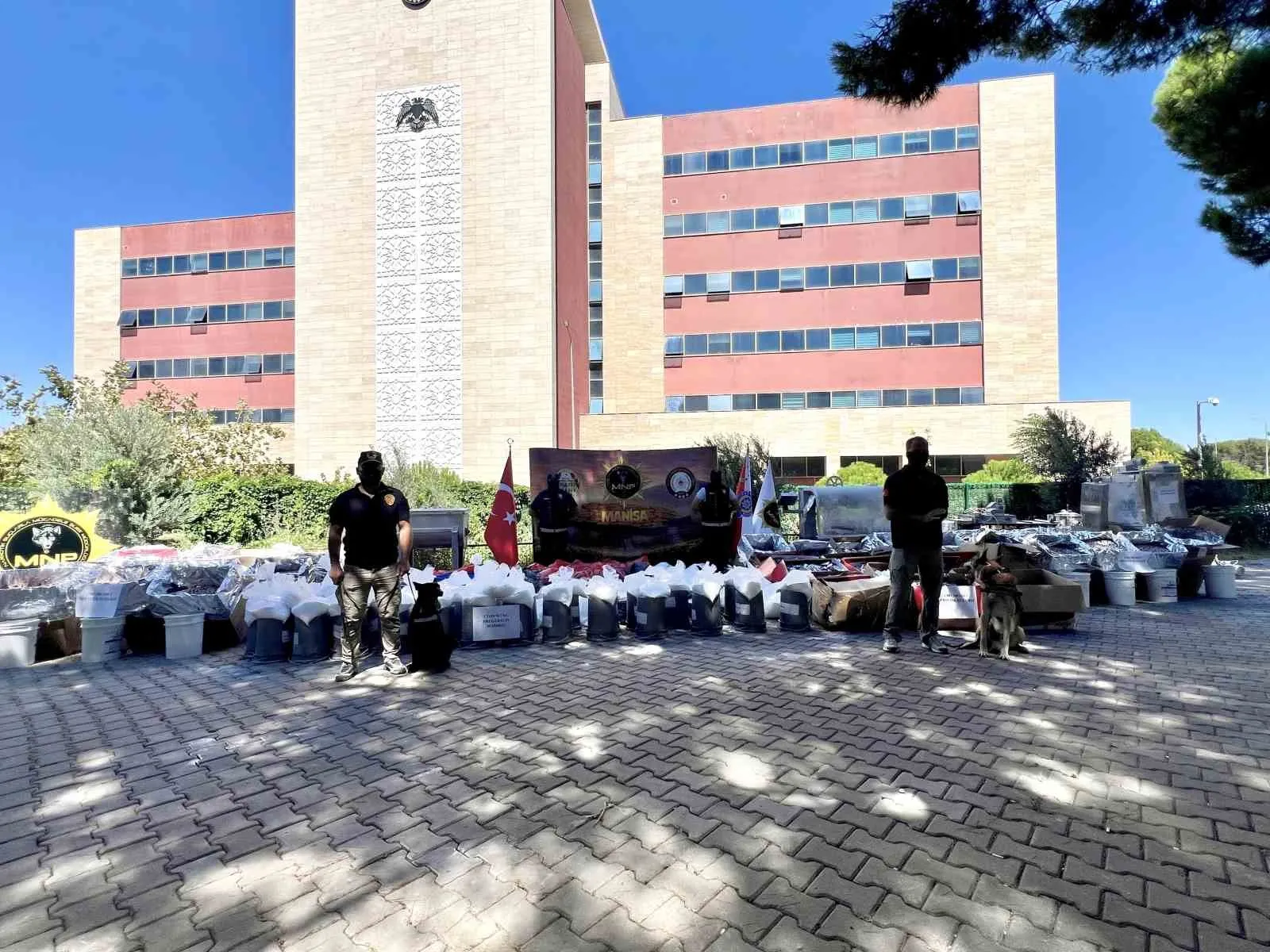 Zehir tacirlerine Manisa merkezli dev darbe: 1 milyar liralık vurgun engellendi