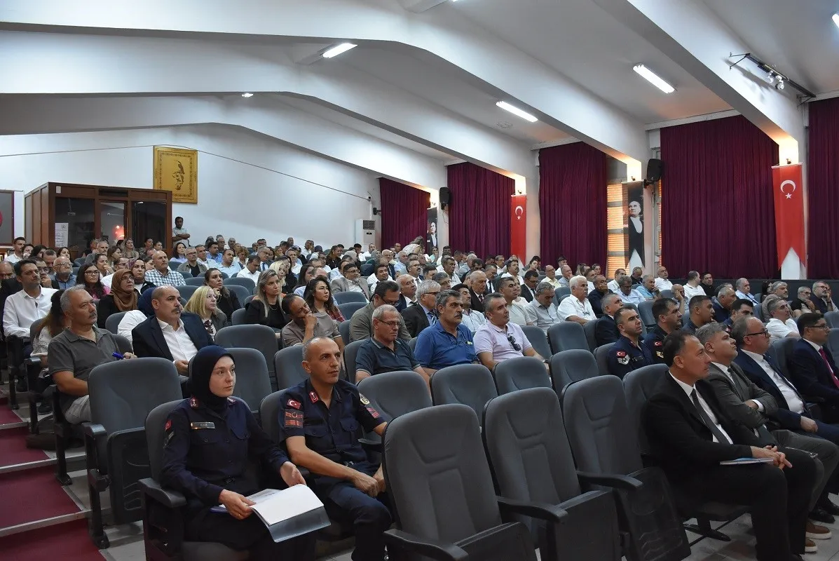 Salihli’de okul zili huzurla çalacak: Öğrenciler için geniş kapsamlı güvenlik kalkanı