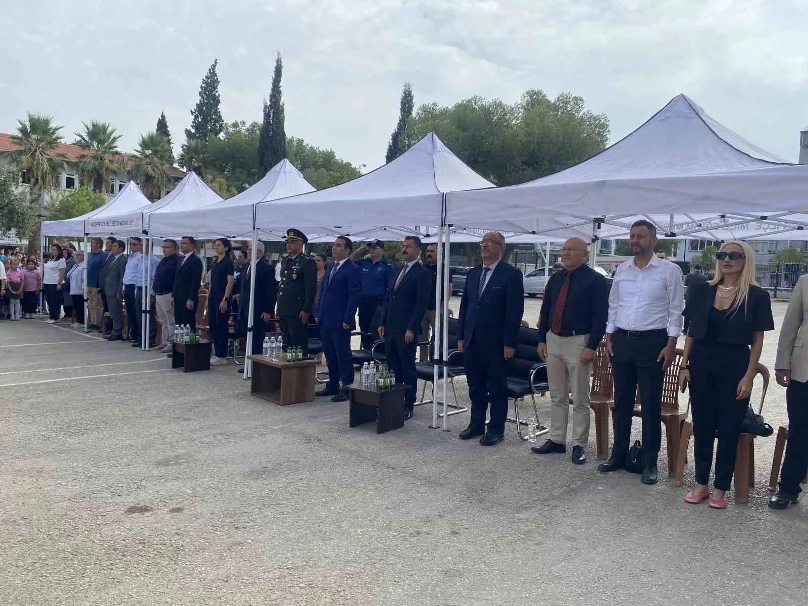 Alaşehir’de ders zili coşkuyla çaldı: 18 bin öğrenci için yeni dönem başladı