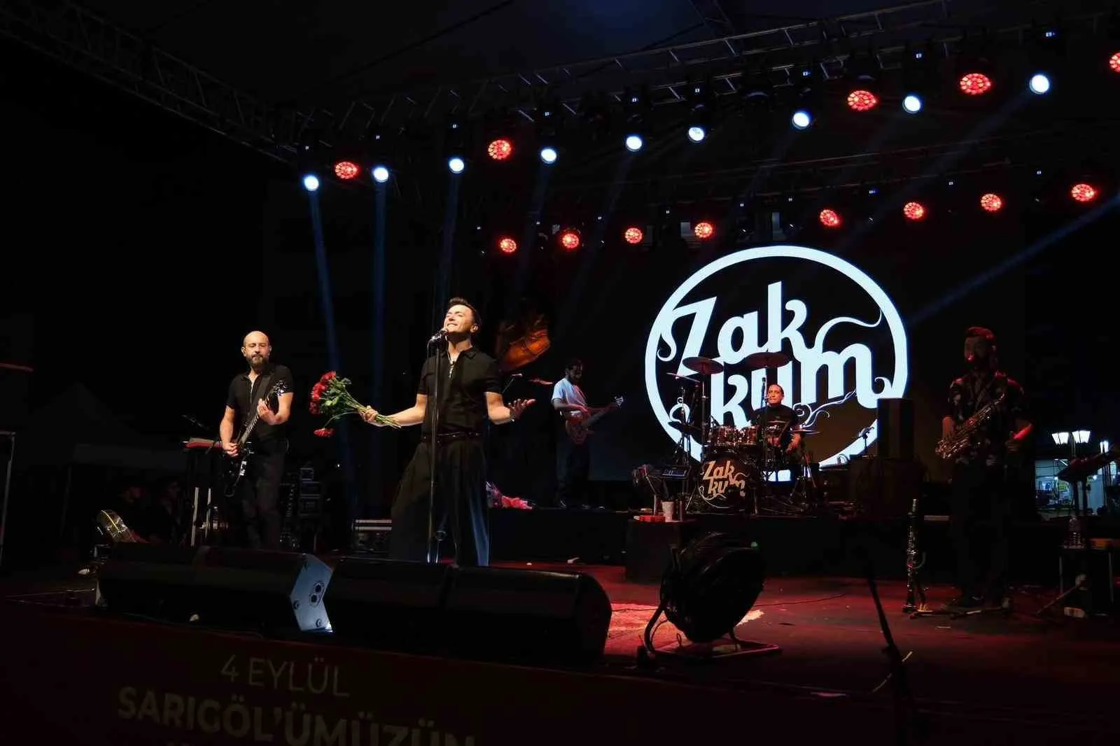Sarıgöl’de kurtuluş coşkusu Zakkum ile zirveye taşındı
