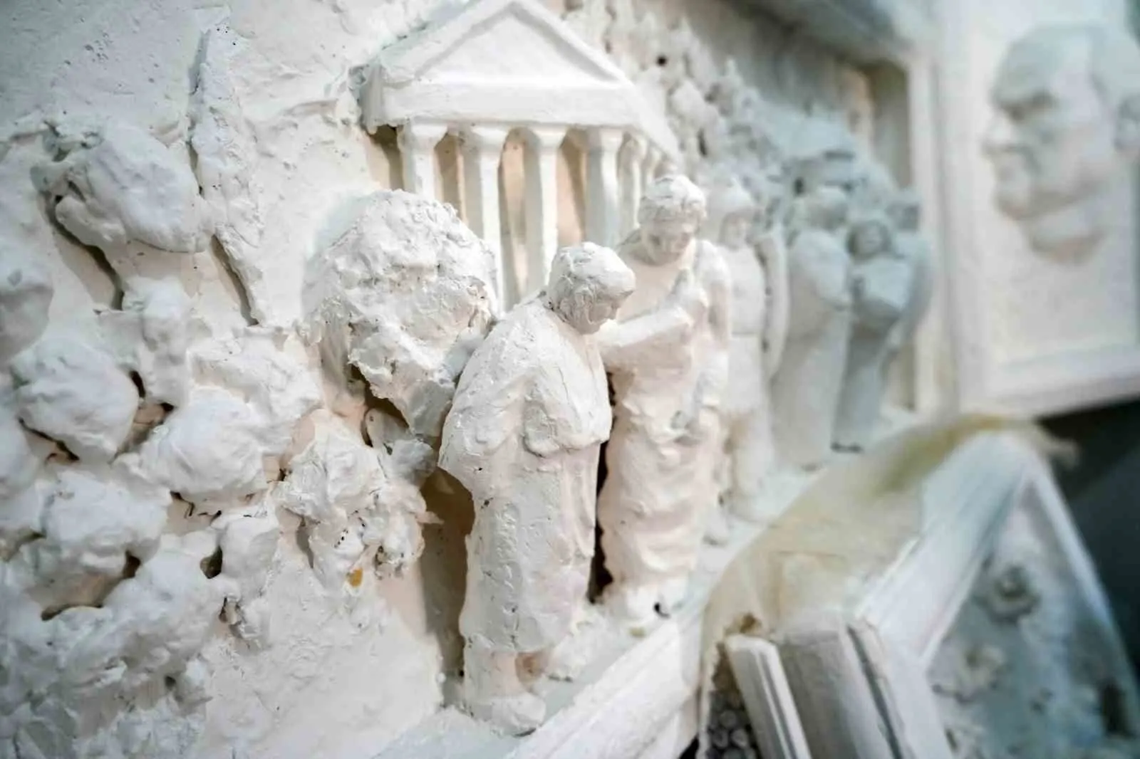 Manisa’nın sokaklarına ruhunu katan usta: 82 yıllık sanat serüveni