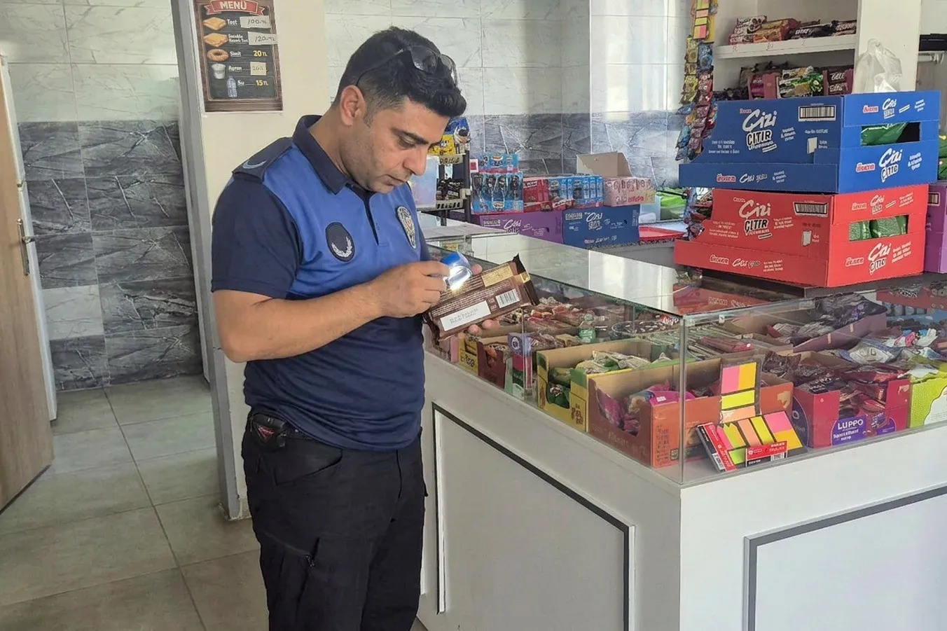 Efeler’de okul kantinlerinde hijyen alarmı: Zabıtadan sıkı denetim