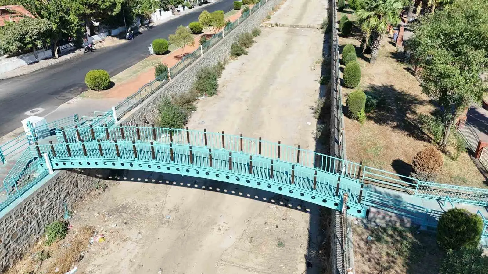Nazilli’de köprü trafiğine neşter: Yayalar rahat bir nefes alacak