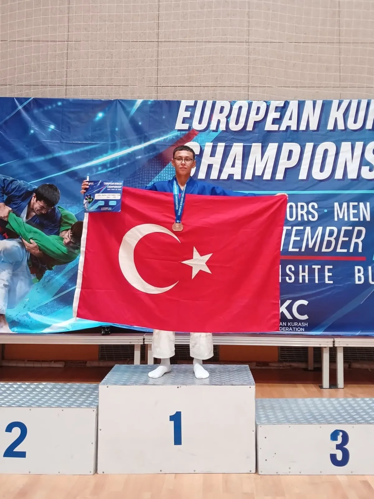 Denizlili sporcular Bulgaristan’da tarih yazdı: Avrupa zirvesinde altın gurur