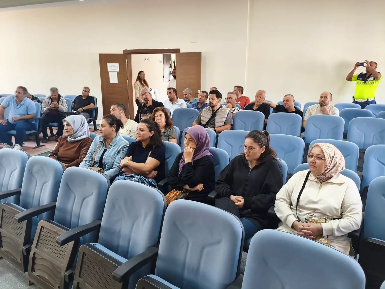 Söke’de servis şoförlerine güvenli ulaşım eğitimi verildi