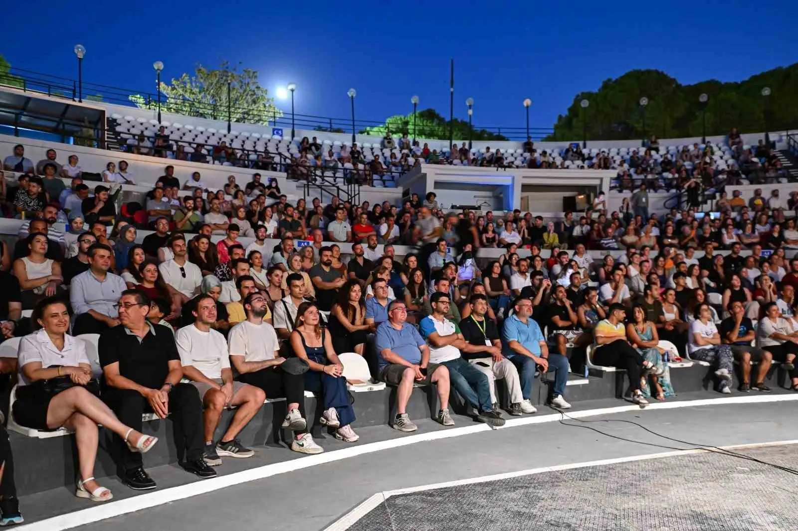 İzmir’in efsanevi buluşması başlıyor: Kültürpark’ta sanat ve eğlence rüzgarı esecek