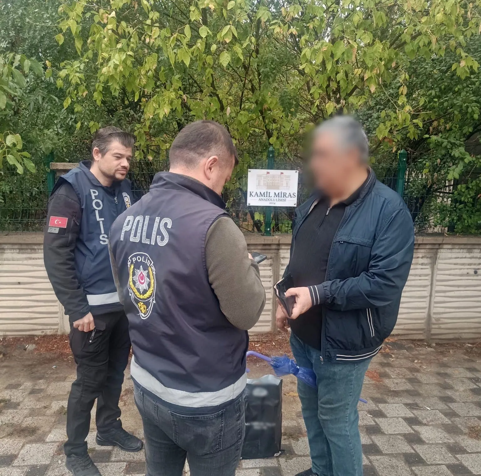 Afyonkarahisar'da okul çevrelerinde sıkı denetim: Güvenli eğitim için düğmeye basıldı