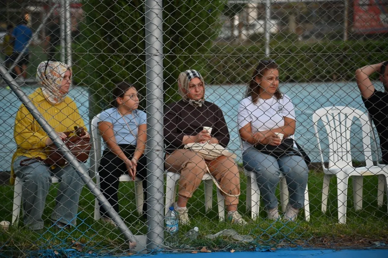Manisa’da pota heyecanı: Gençler hareketli yaşam için parklara akın etti