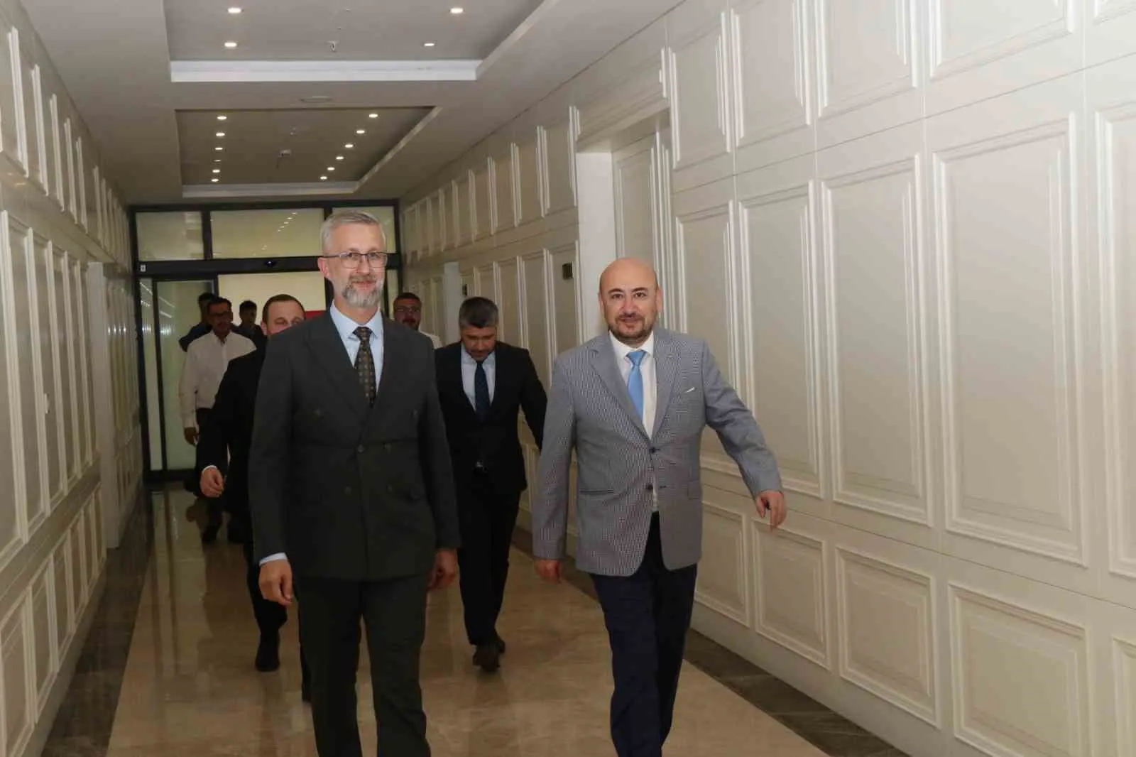 Aydın iş dünyası rotayı Ukrayna’ya çevirdi: Büyükelçi Dzhelialov AYTO’da ağırlandı