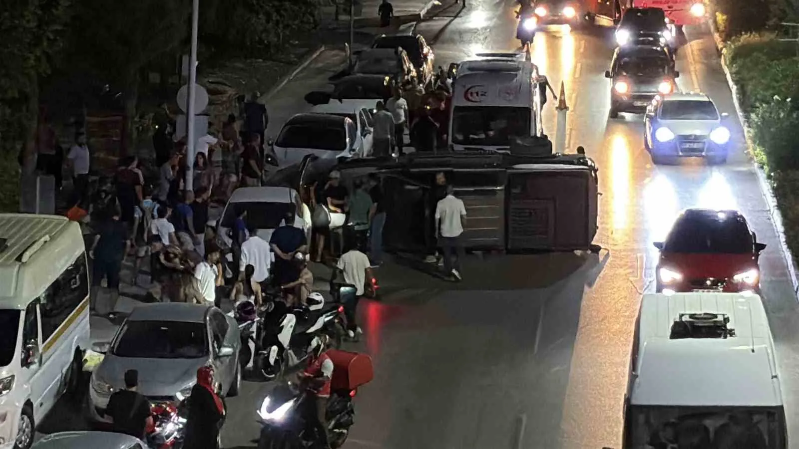 Manisa'da ortalığı birbirine kattı: 5 aracı hurdaya çevirip sırra kadem bastı