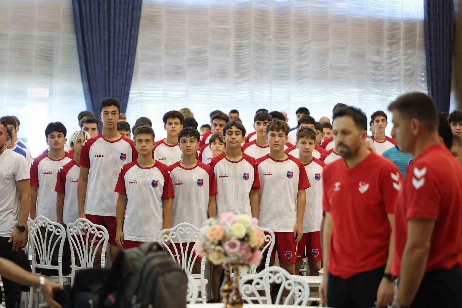 Denizli futbolunda yeni dönem: Kurallar masaya yatırıldı, şampiyonlar onurlandırıldı