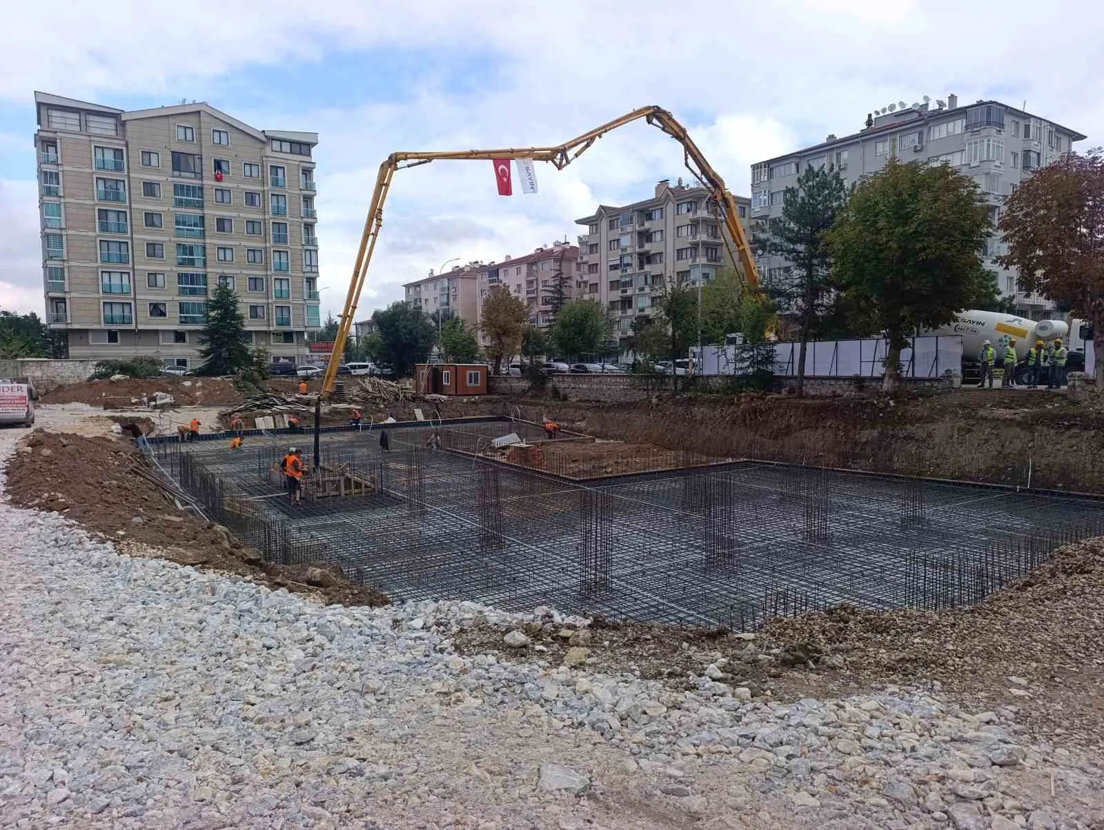 Afyonkarahisar'da sağlıkta hayırsever imzası: Yeni poliklinik için ilk harç konuldu
