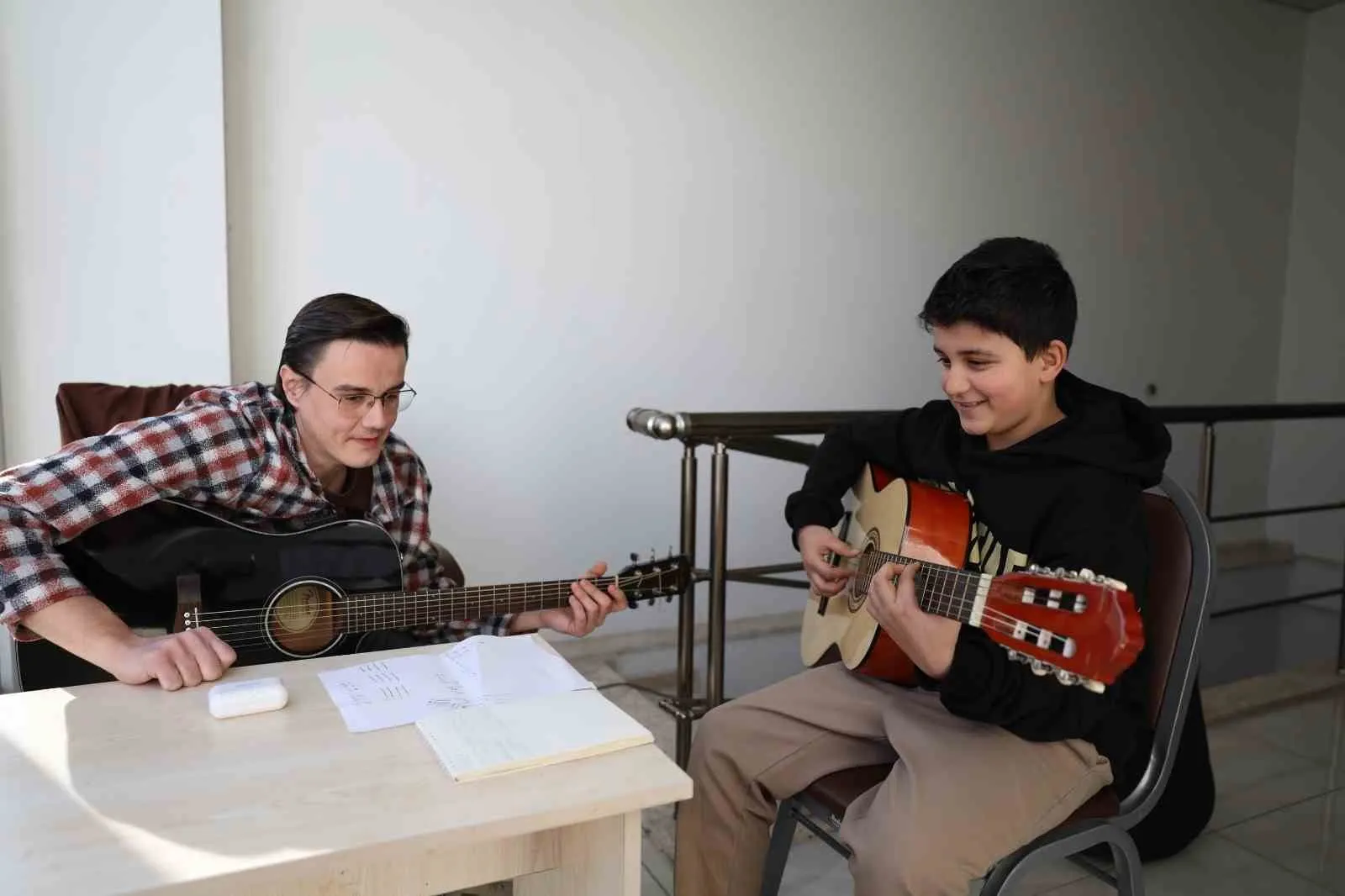 Efeler'de notalar hayat buluyor: Müzik akademisi kapılarını açıyor