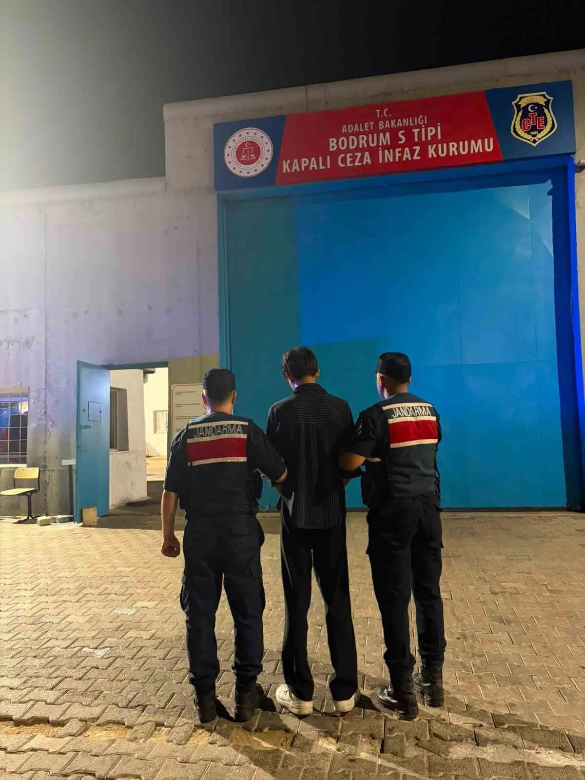 Bodrum'da uyuşturucu baskını: Eski avukatın da aralarında bulunduğu 3 kişi cezaevine gönderildi