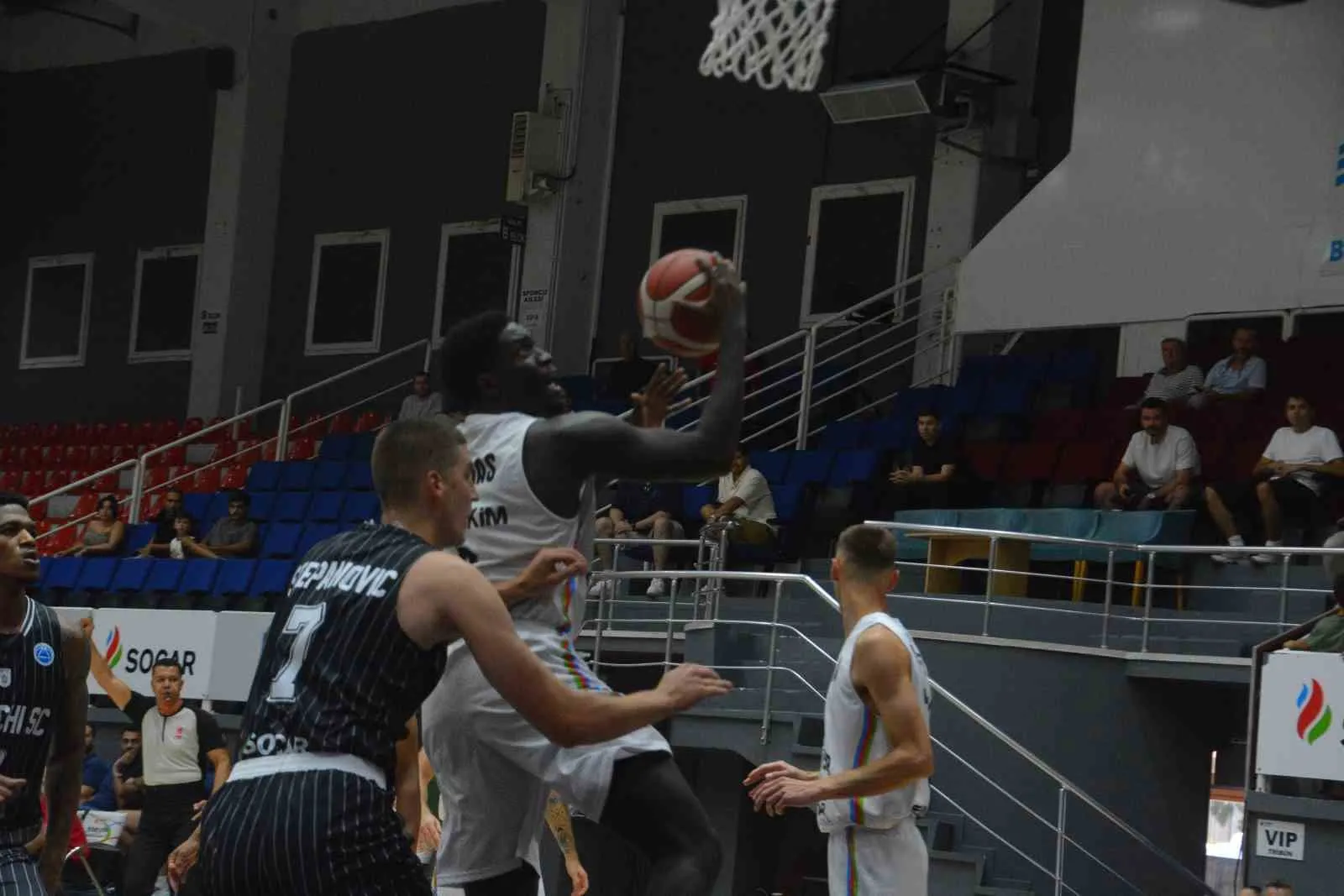 Petkimspor Ege Cup’a fırtına gibi başladı: Neftchi İdman karşısında farklı galibiyet