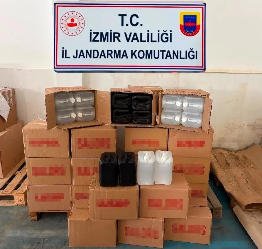 İzmir'de jandarma huzur operasyonu: Binlerce GBT sorgusu ve kaçak alkol baskını
