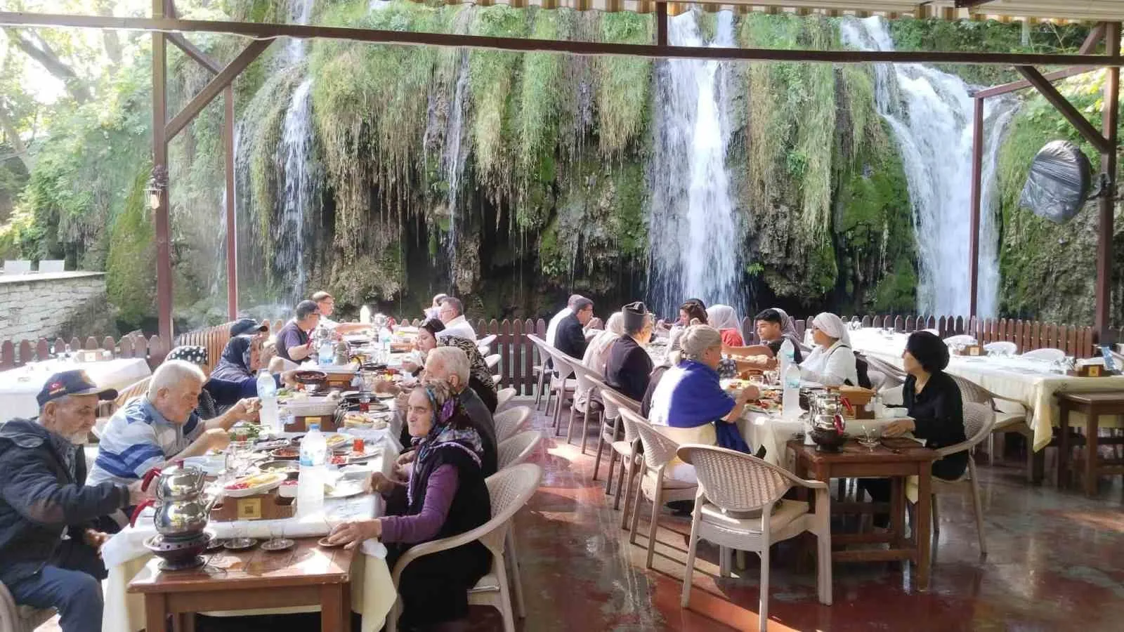 Kahramanlar Pamukkale’nin Büyüsüne Ortak Oldu: Karacasu’dan Anlamlı Yolculuk