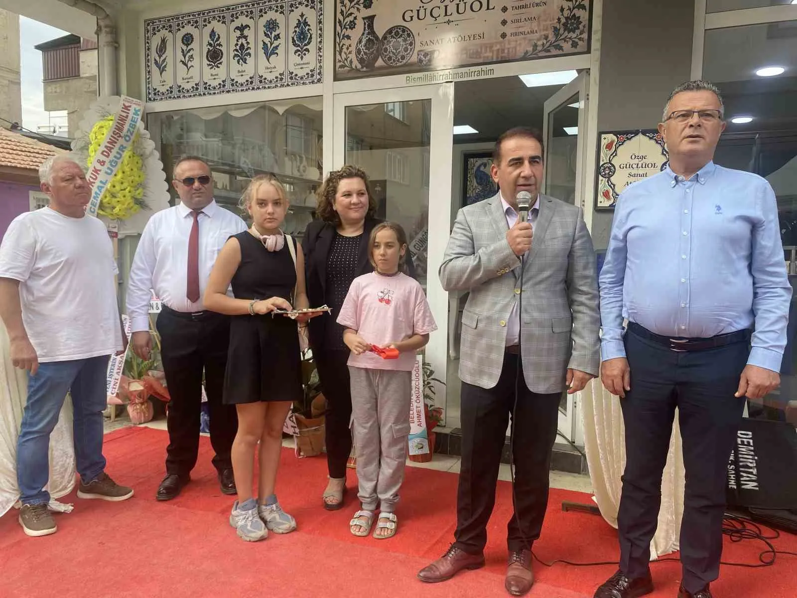 Alaşehir’in bereketli toprakları çini sanatıyla yeniden hayat buluyor