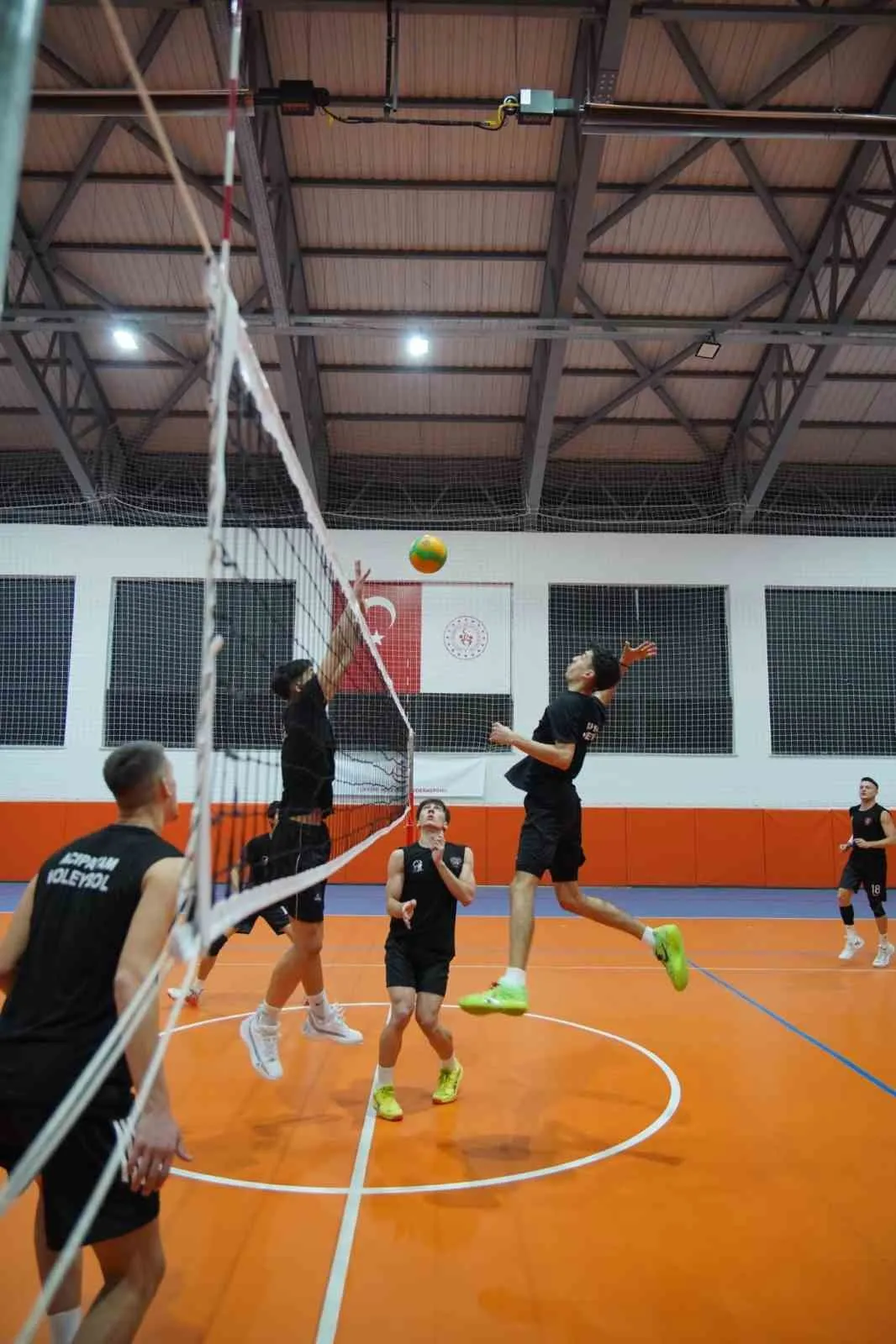 Acıpayam’da voleybol heyecanı: Genç yeteneklerle 2. Lig’e iddialı giriş