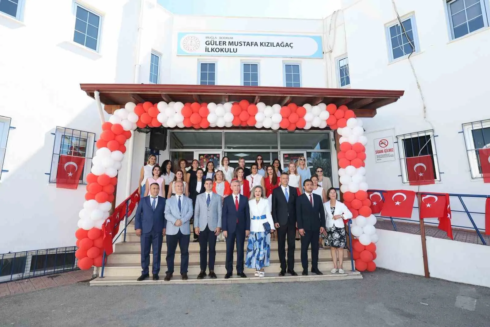 Bodrum’da ders zili heyecanı: Minikler okul yolunda