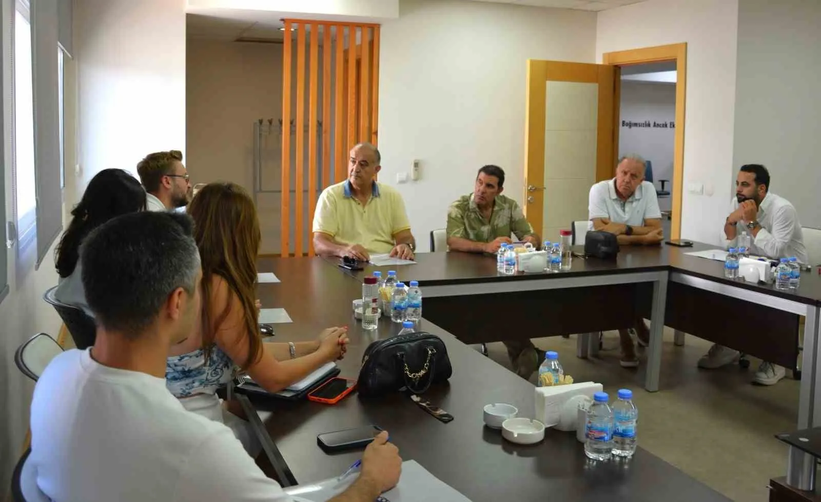 Kuşadası’nda müzik ödemeleri için yeni dönem beklentisi: İşletmeler nefes almak istiyor