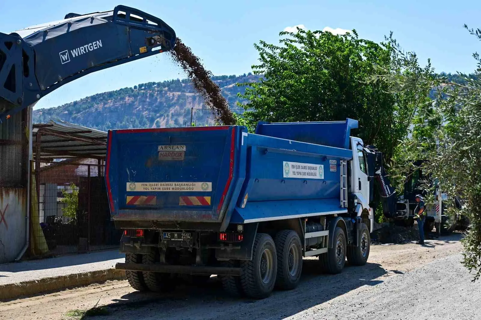 Gölmarmara’da su baskınlarına karşı dev asfalt operasyonu: Kot sorunu tarih oluyor