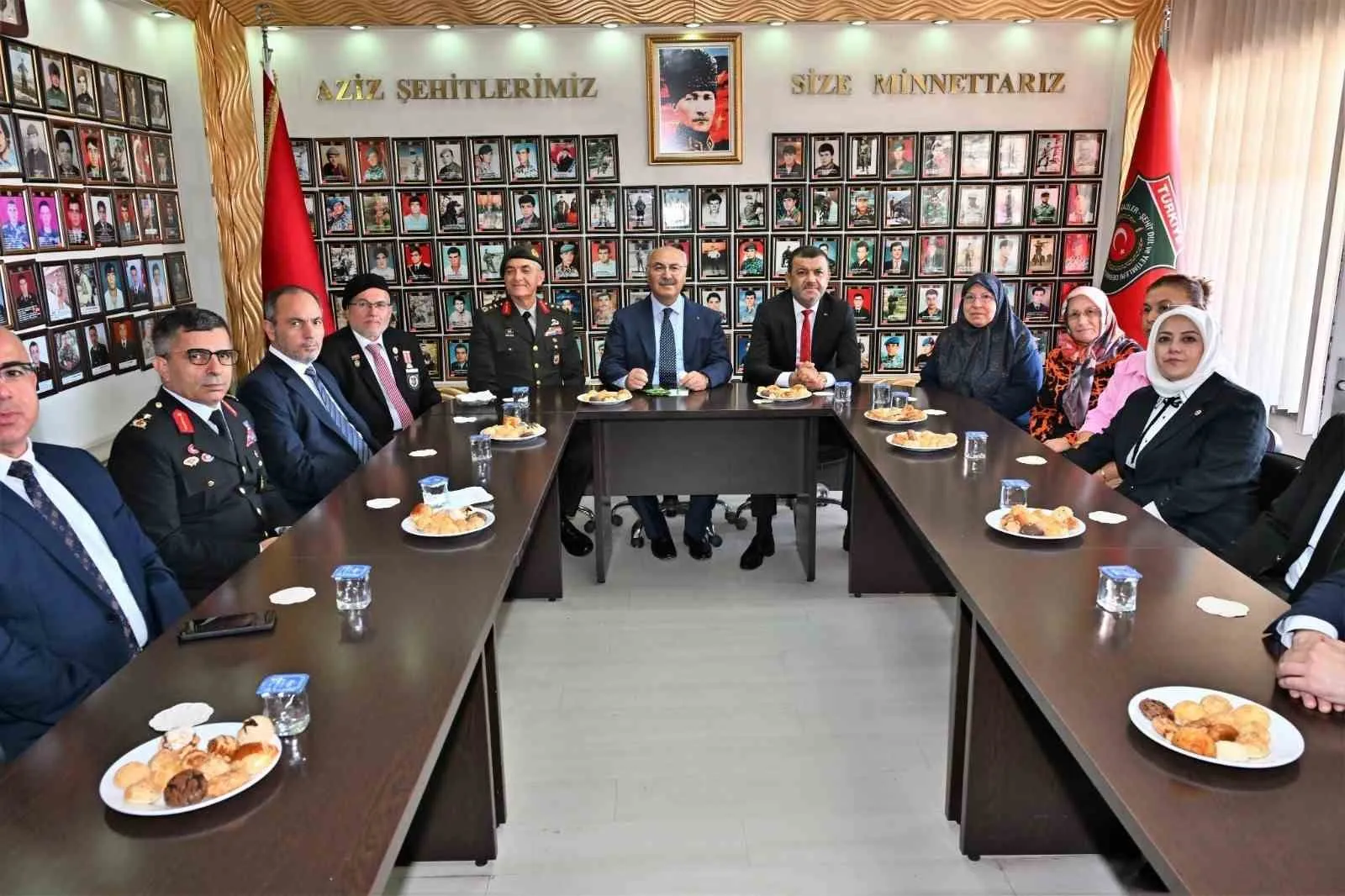 Vali Köşger'den anlamlı ziyaret: Gazilerimiz istikbalimizin sarsılmaz teminatıdır