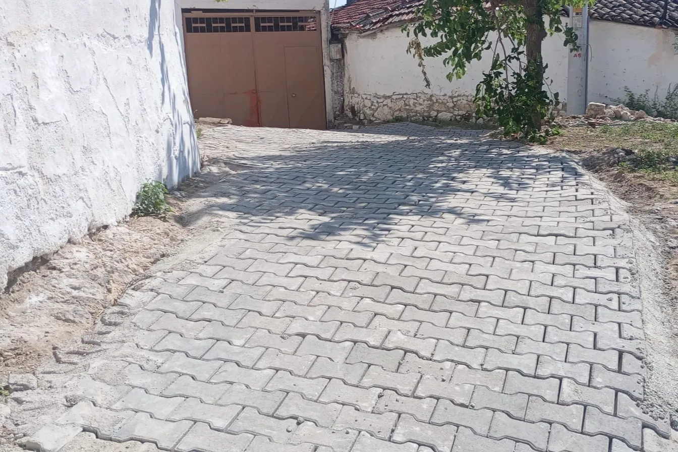 Şehzadeler'de üstyapı seferberliği: Hedeflenen 20 bin metrekarenin sonuna gelindi