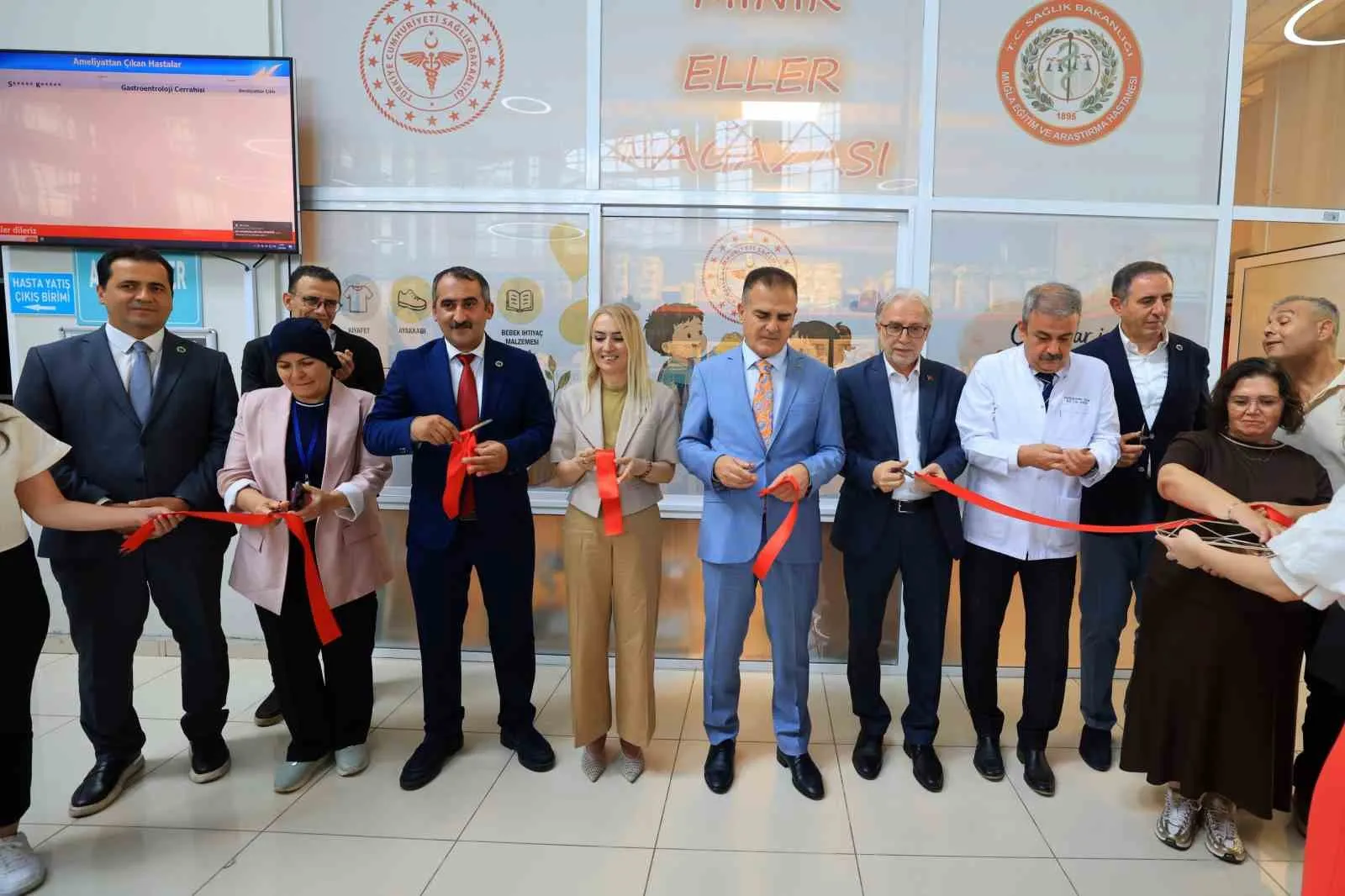 Muğla’da hastanede şefkat köprüsü: İhtiyaç sahibi minikler için özel mağaza açıldı