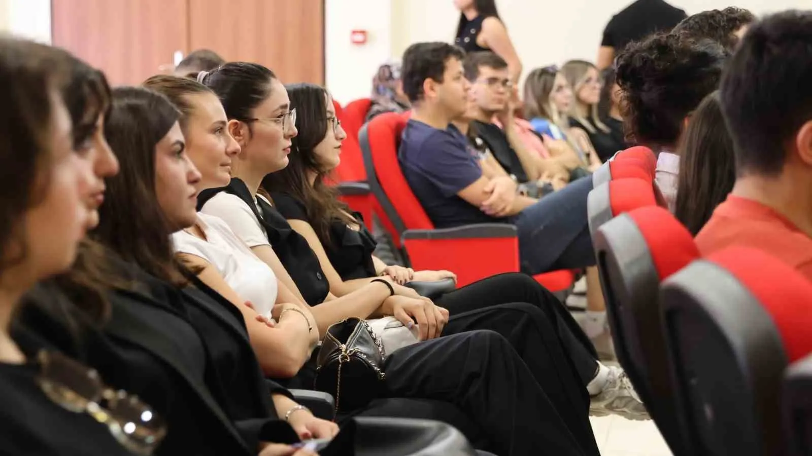 Aydınlı gençler medya dünyasının anahtarını eline aldı: Geleceğin habercileri yetişiyor