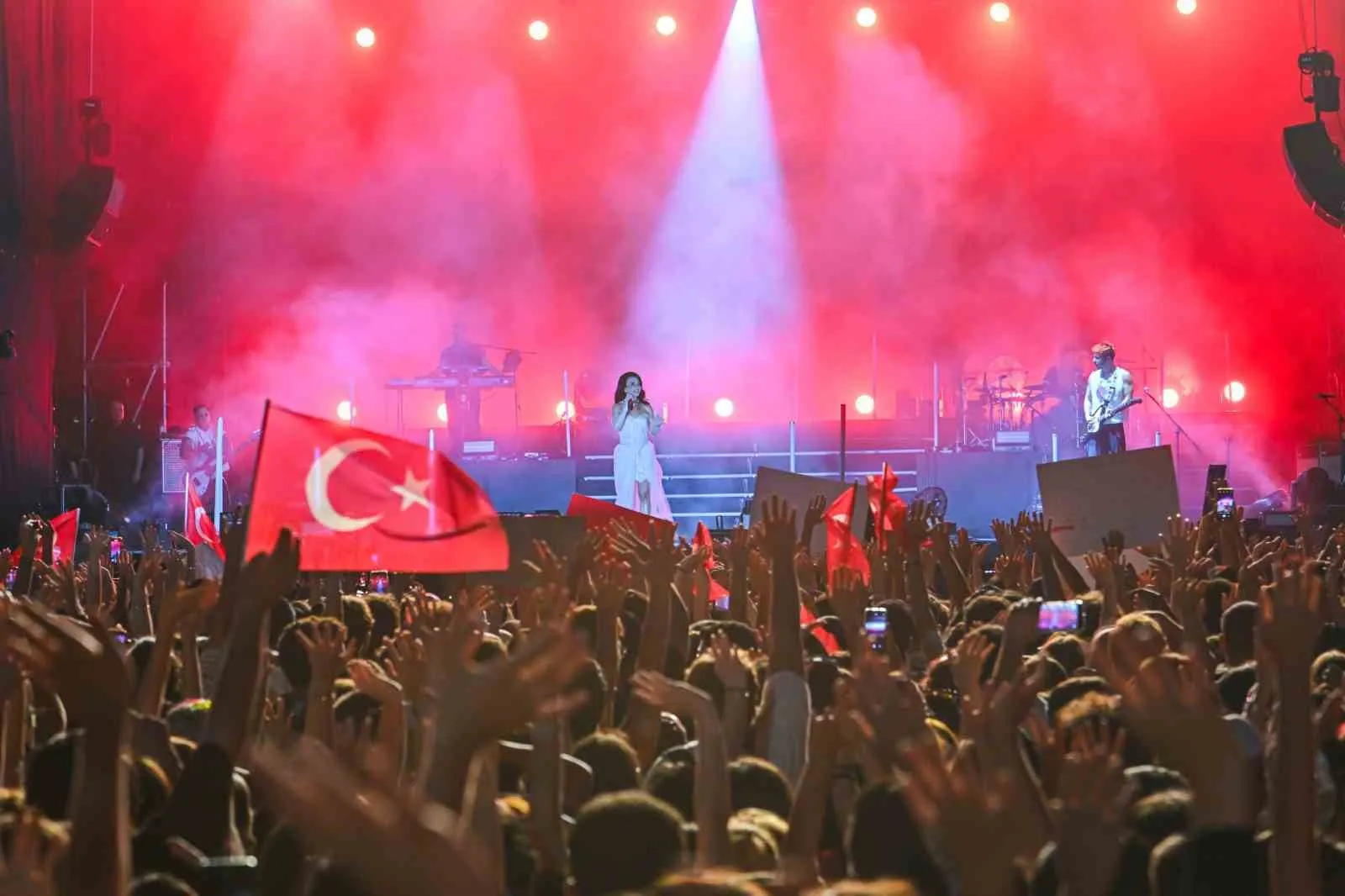 İzmir’in 95 yıllık geleneği Kültürpark’ta rekor ilgiyle taçlandı