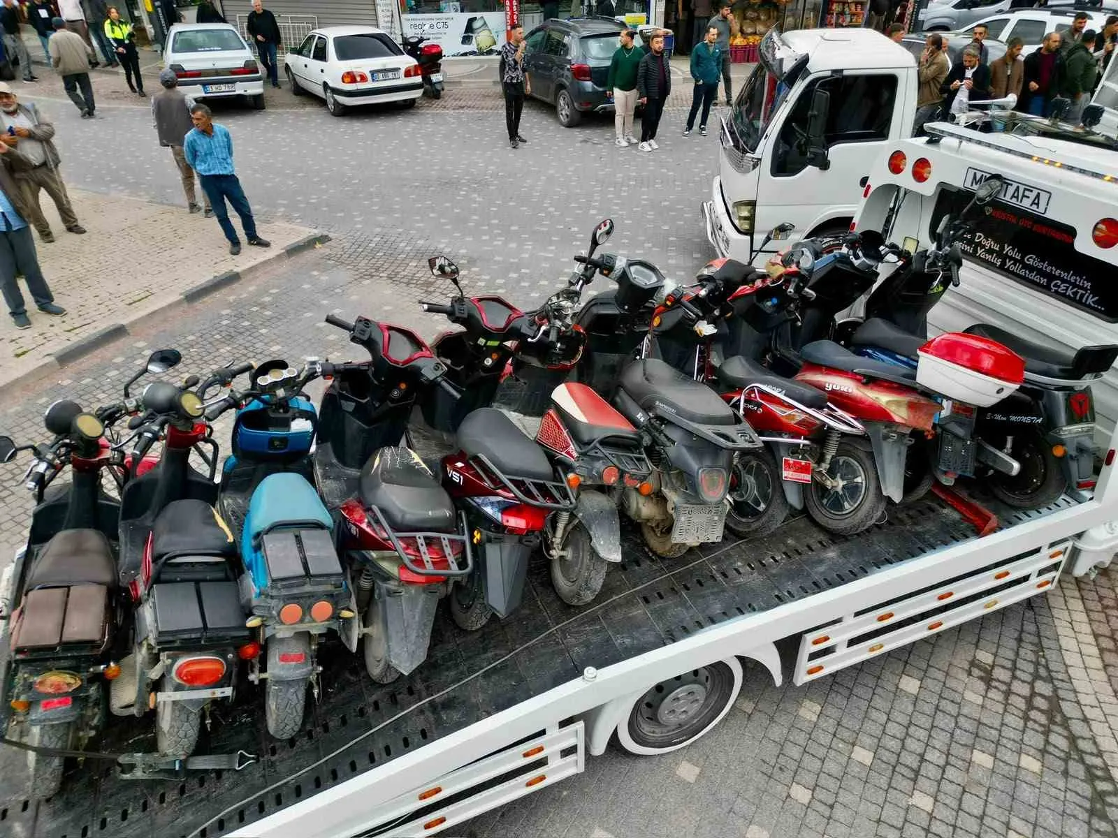 Bolvadin yollarında motosiklet operasyonu: Kuralsızlığa geçit yok