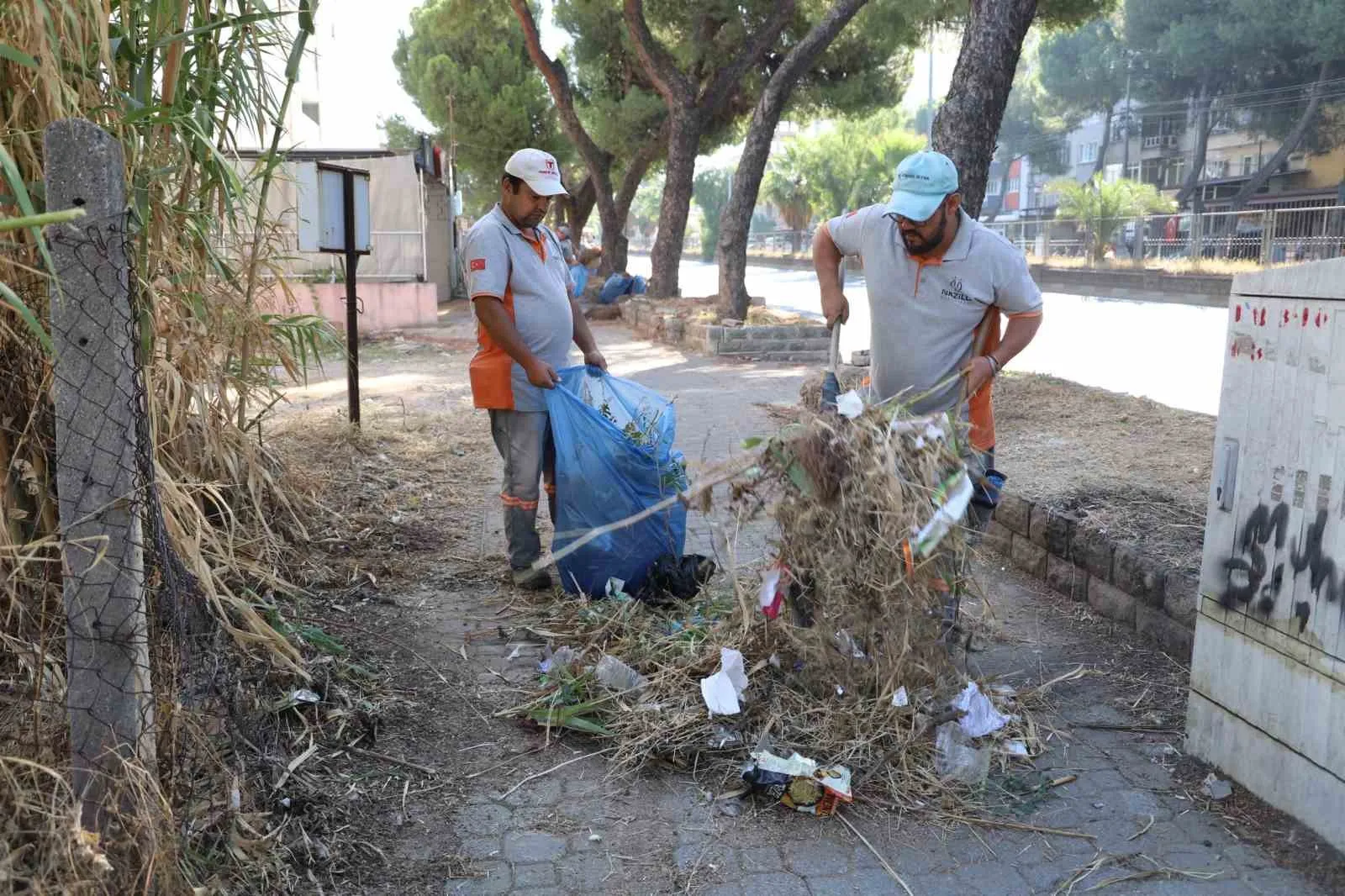 Nazilli’nin ana arterlerinde hummalı temizlik mesaisi