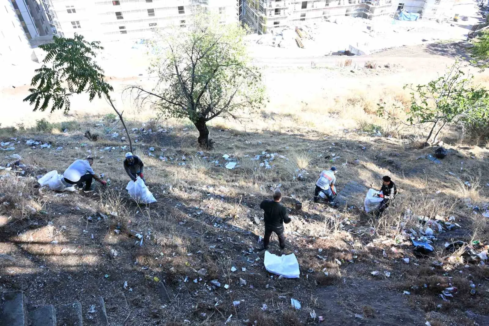 Manisa’nın doğasına üç koldan temizlik operasyonu: Mevlevihane yolu yeniden nefes aldı