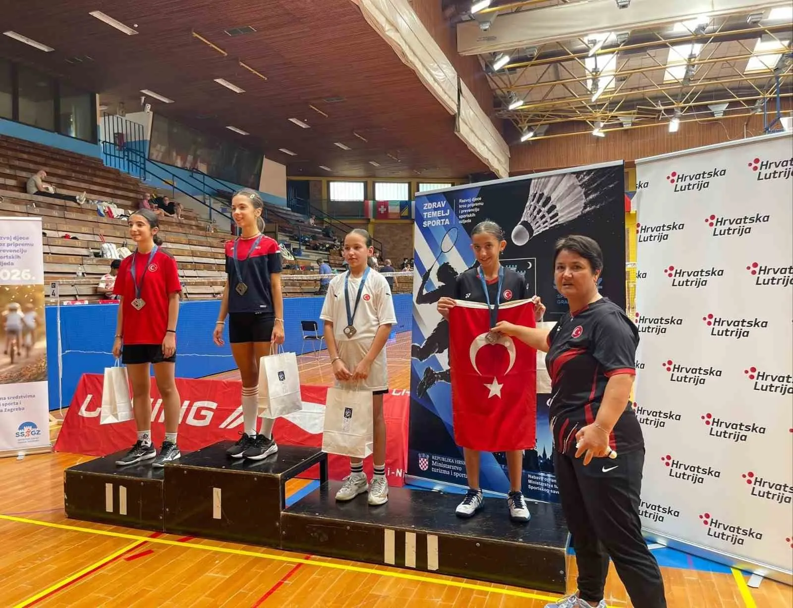 Manisalı badmintoncudan Hırvatistan'da madalya gururu
