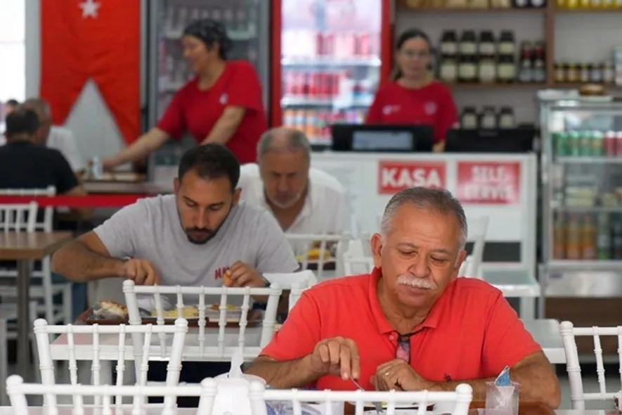 Efeler'de mutfaklar boş kalmıyor: Dört dörtlük menü uygun fiyatla sofralarda