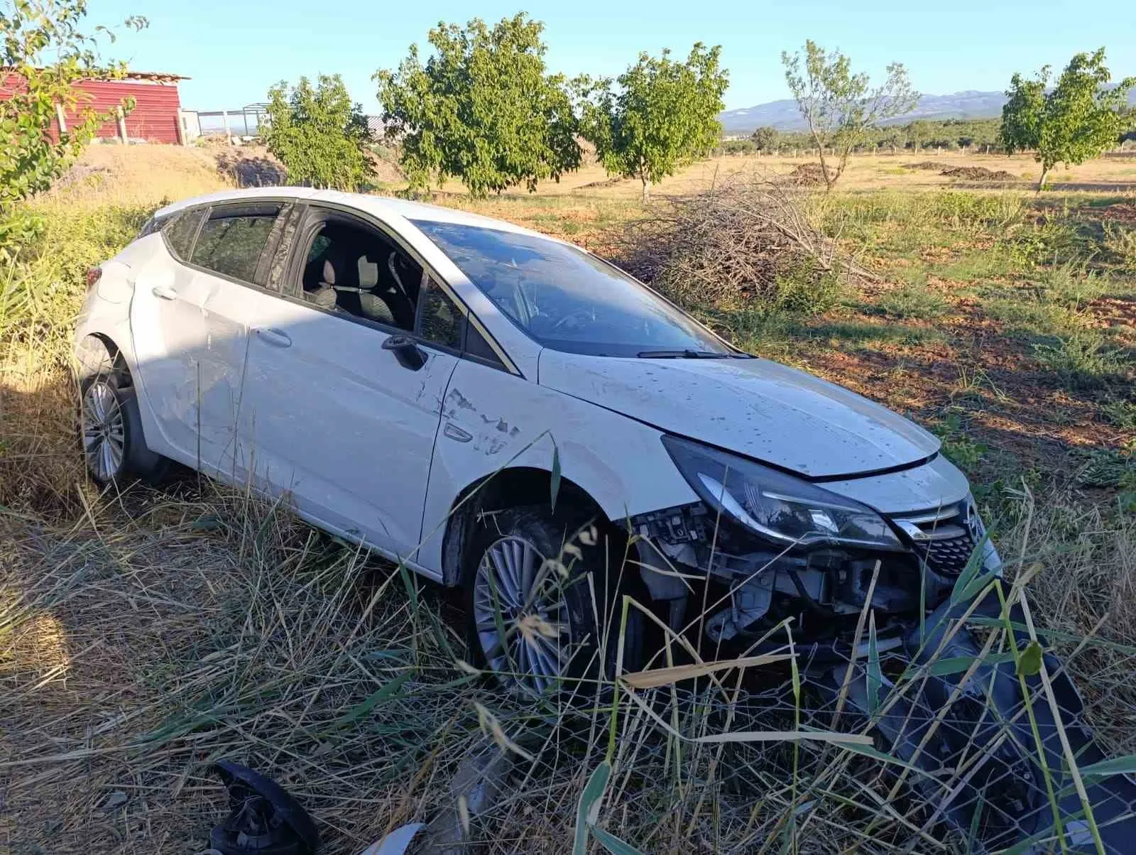 Uşak’ta şiddetli çarpışma: Sanayi kavşağında 6 kişi yaralandı