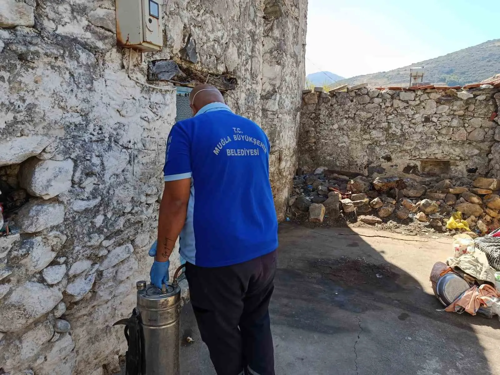 Datça'da kabusa dönen ev temizlendi: Tonlarca atık tahliye edildi
