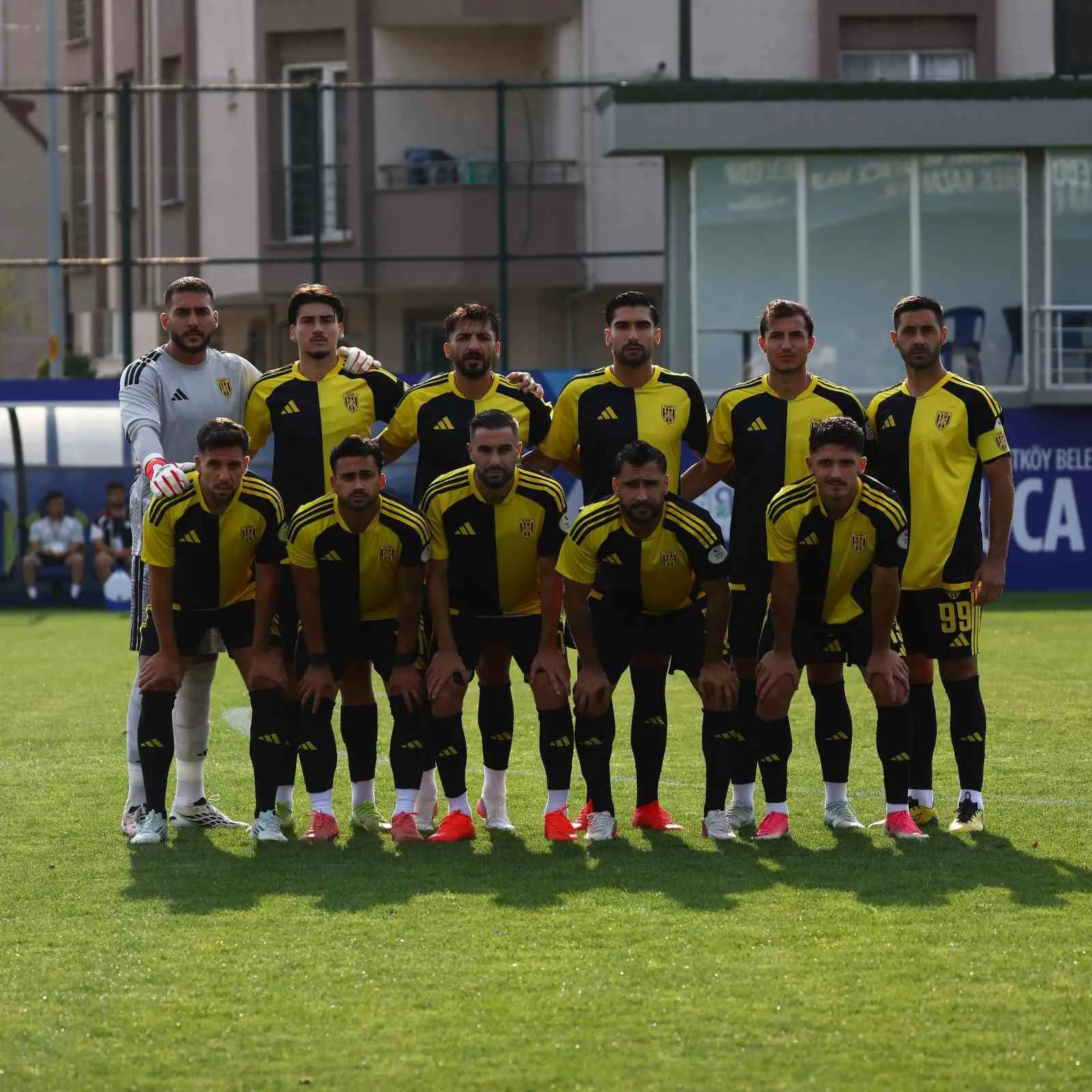 Aliağa FK İstanbul deplasmanında şov yaptı: Muammer Sarıkaya fırtınası
