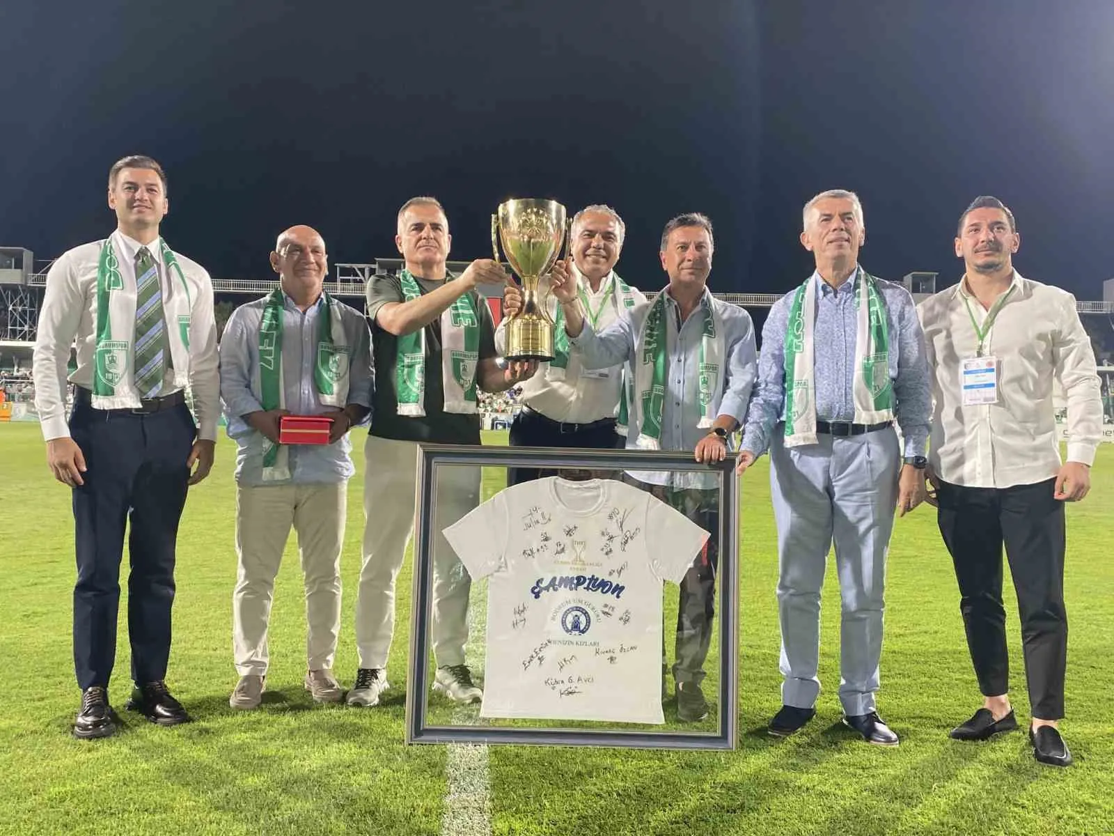 Bodrum’un gururu statta taçlandı: Yalıkavakspor şampiyonluk coşkusunu paylaştı
