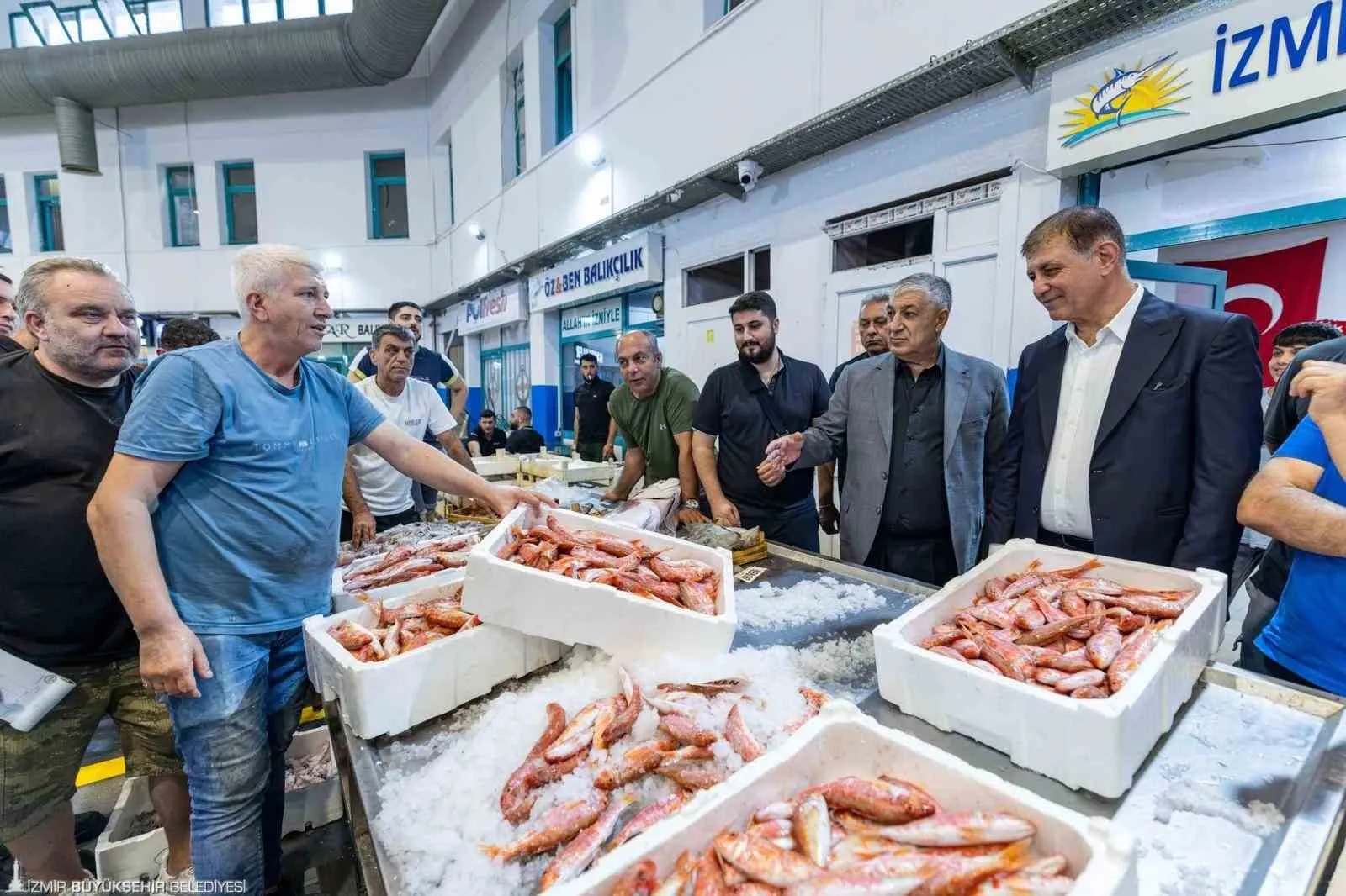 İzmir’de Denizler İçin Yeni Dönem: Başkan Tugay İlk Açık Artırmayı Yönetti