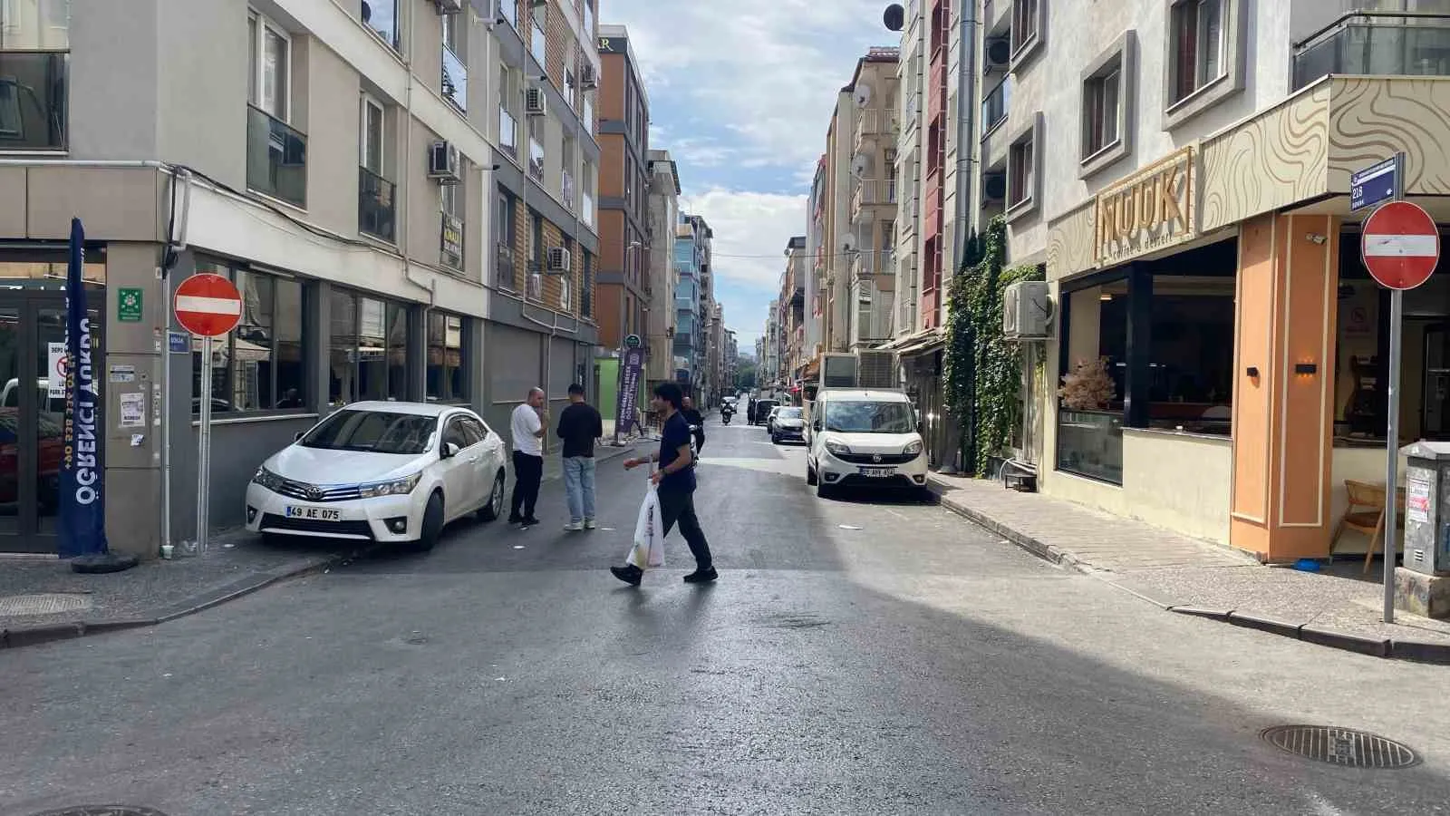 Efeler’de trafik düzeni değişti: Sürücüler yeni kuralı fark etmiyor