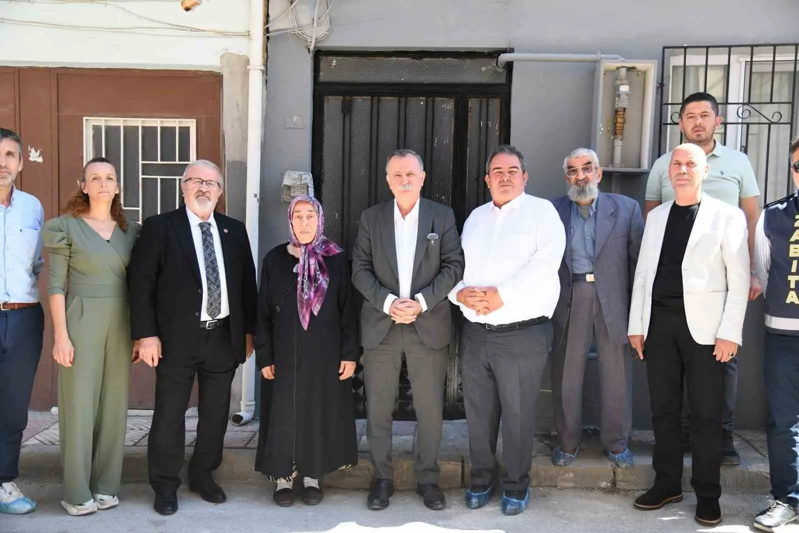 Tonlarca atığın esir aldığı evde yeni bir sayfa: Arife teyzenin yüzü güldü