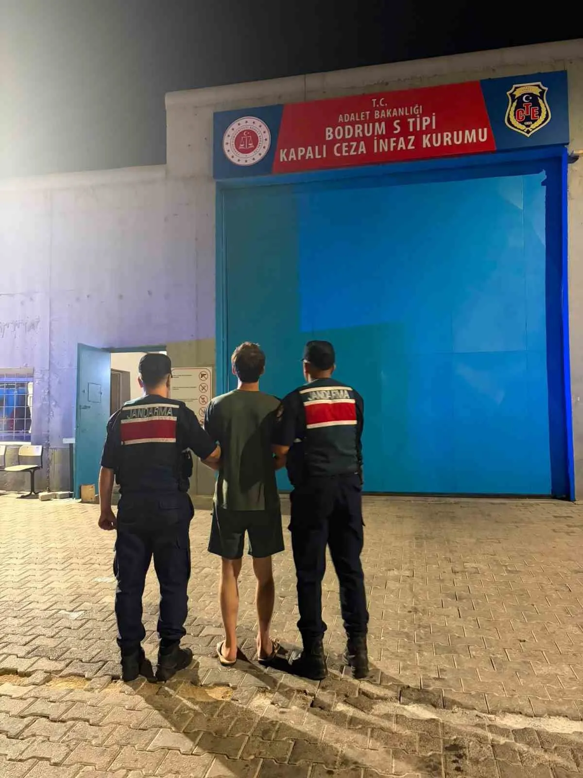 Bodrum'da uyuşturucu baskını: Eski avukatın da aralarında bulunduğu 3 kişi cezaevine gönderildi
