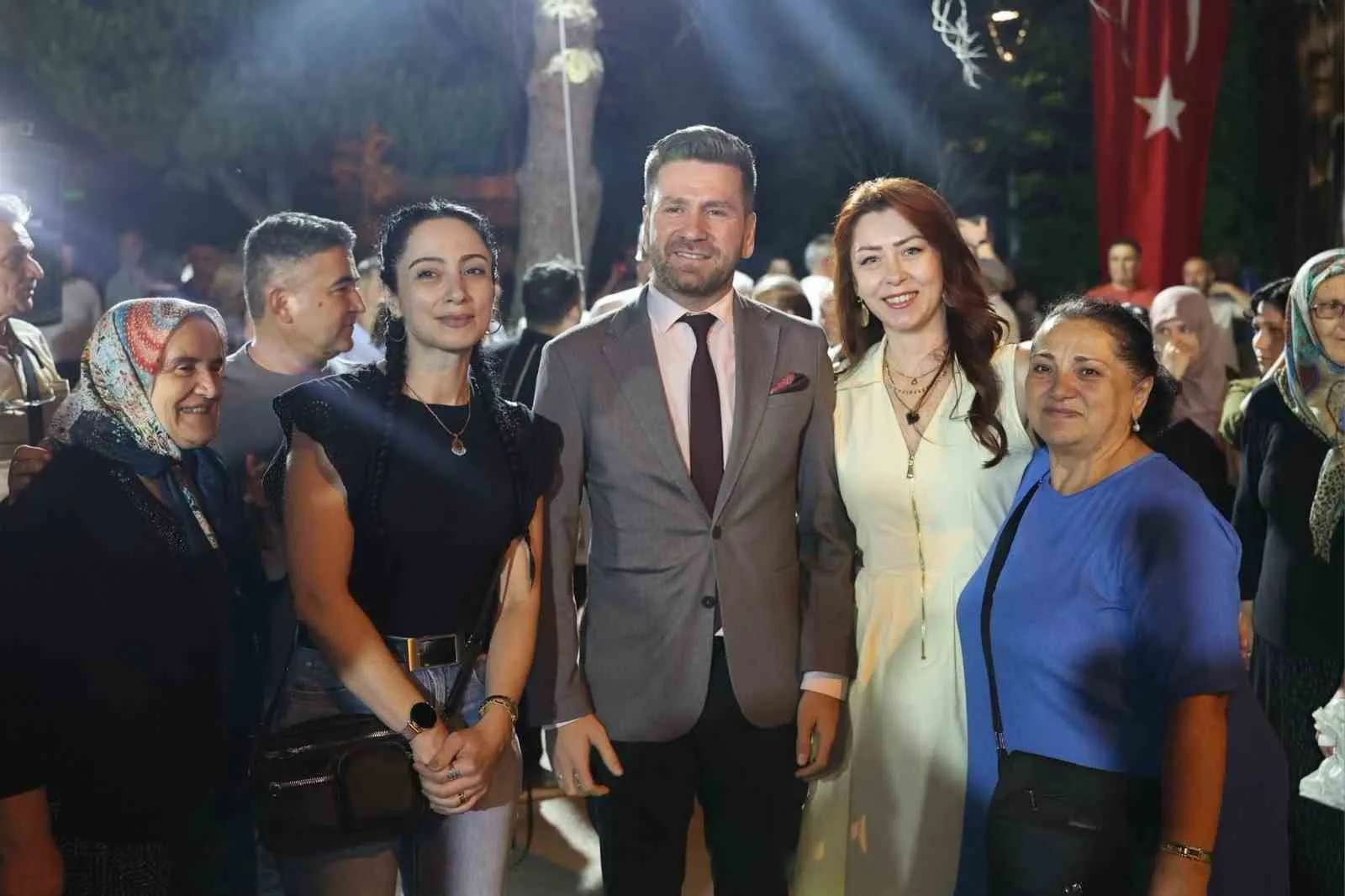 Karahisar’da unutulmaz gece: İsmail Barkan rüzgarı esti