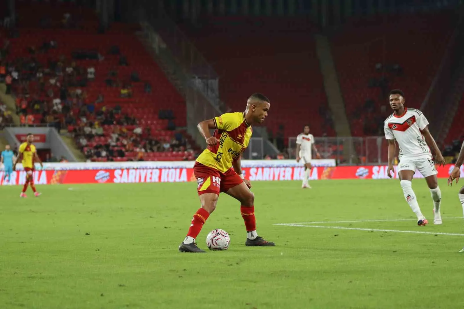 Göztepe’nin skor yükünü o sırtladı: Juan’dan rekor seviyede verim