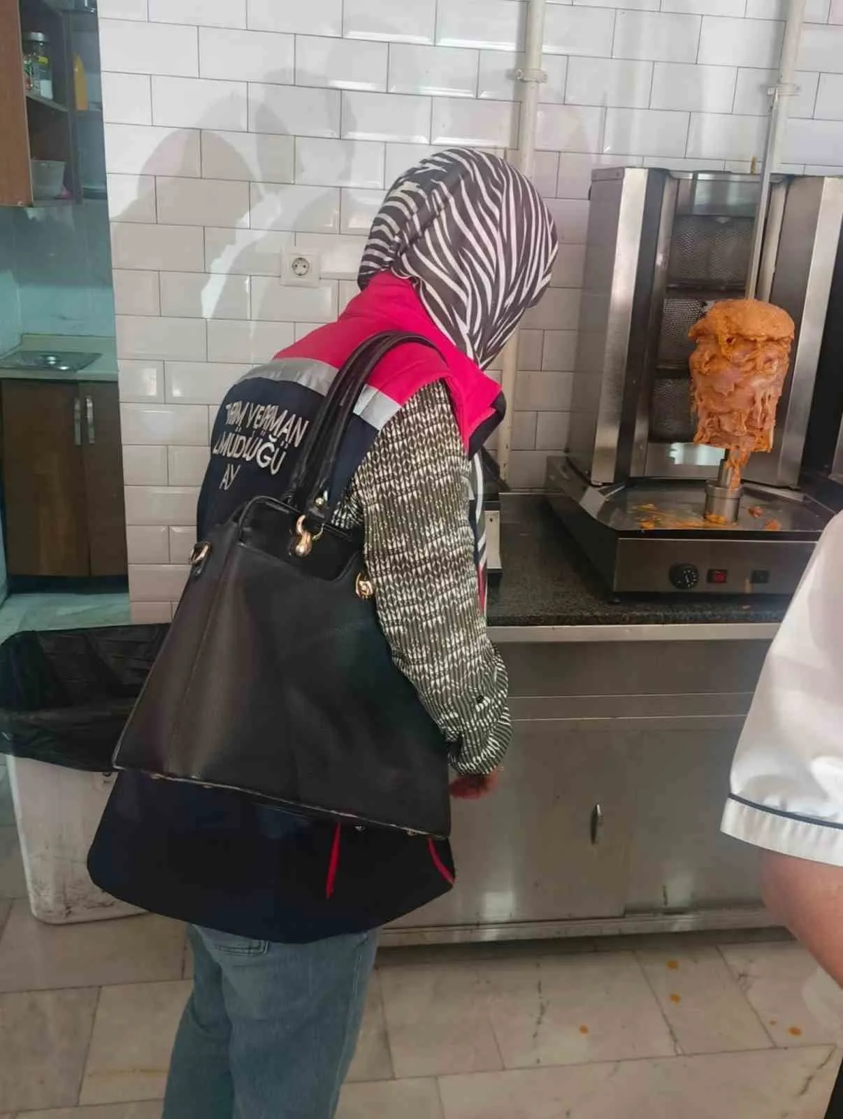 Söke'de okul zili çalmadan gıda denetimi alarmı verildi