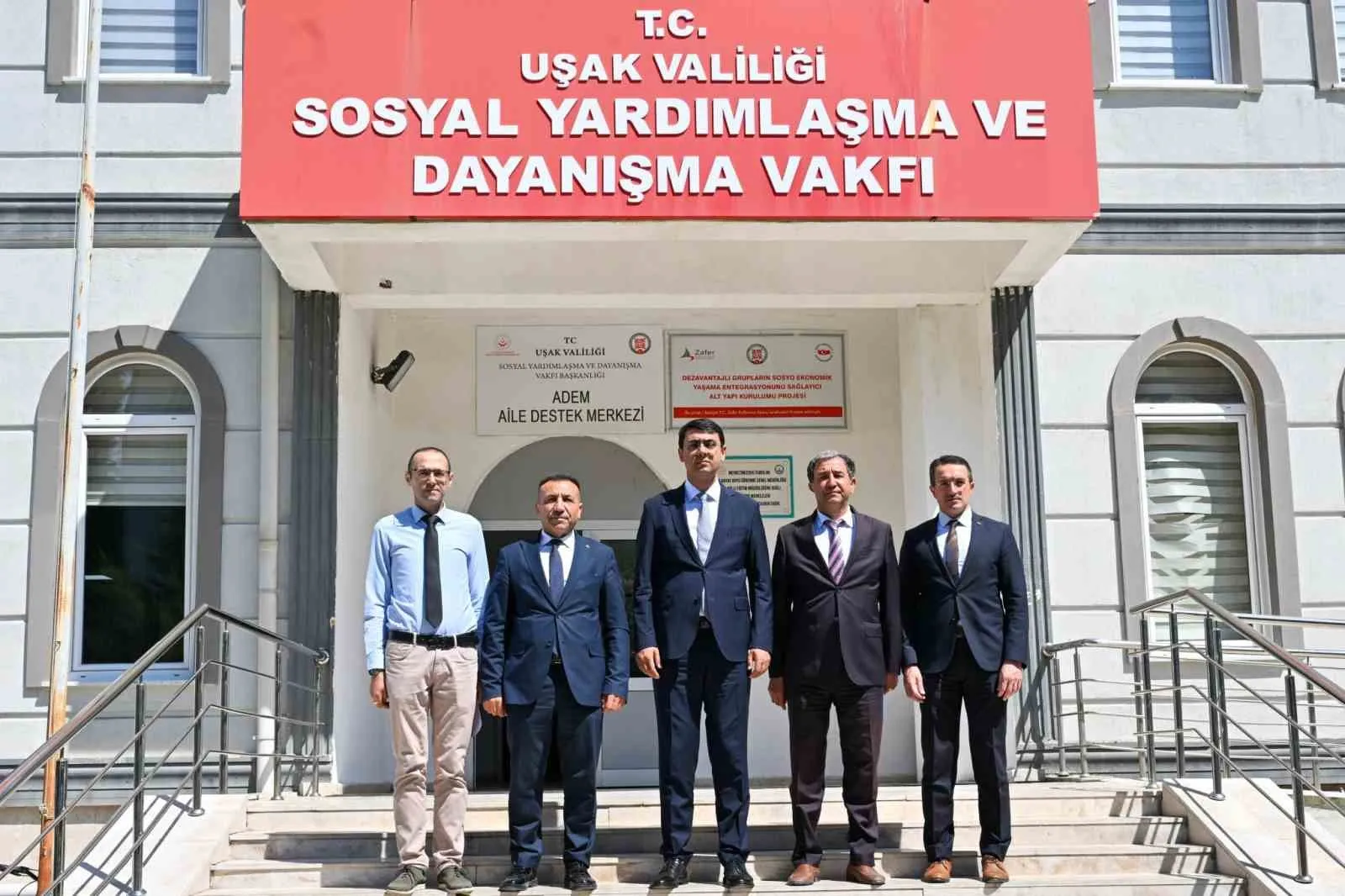 Uşak’ta sosyal hizmetlerin röntgeni çekildi: Vali Kartal’dan saha denetimi